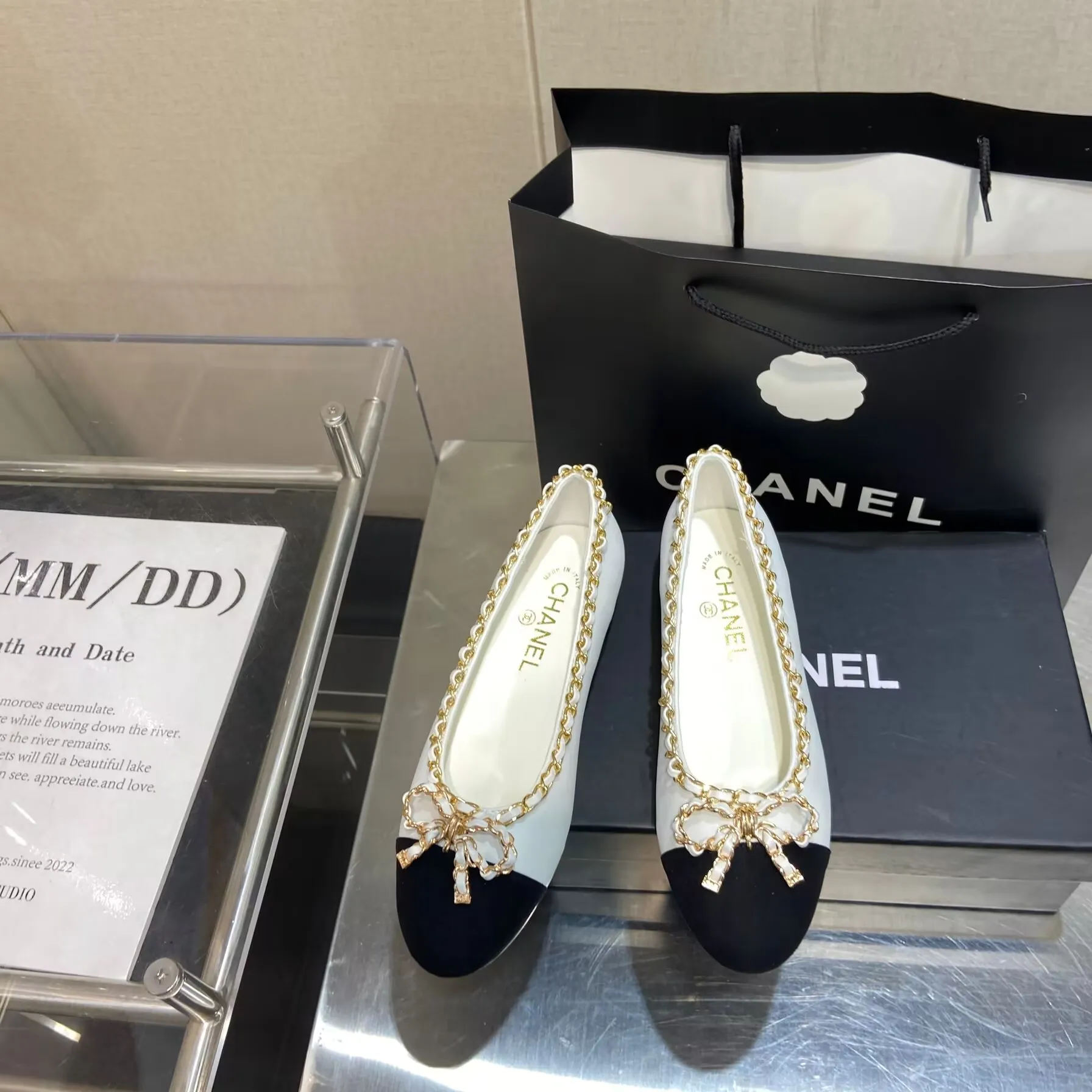 👟👟Ex-factory price 460👟👟 Women's Shoes Women's Clothing CHANEL Chanel 2025 Counter New Limited Edition New on Official Website World Premiere CHANEL Chanel 🔥50SS-Chain Mary Jane/CHANEL Beauty Shoes/chanel Shoe Control/chanel Mary Jane Little Red Book Be the first to log in Chanel counters hotly recommend new autumn and winter Mary Jane/shoe cabinet new products🌟 ➤ Original mold opening and purchasing version ➤ Imported cowhide ➤ Foot pad sheepskin ➤ Private film genuine leather outsole ➤ Full set of counter packaging Size: 35-41 40 41 Customized, non-refundable and non-exchangeable